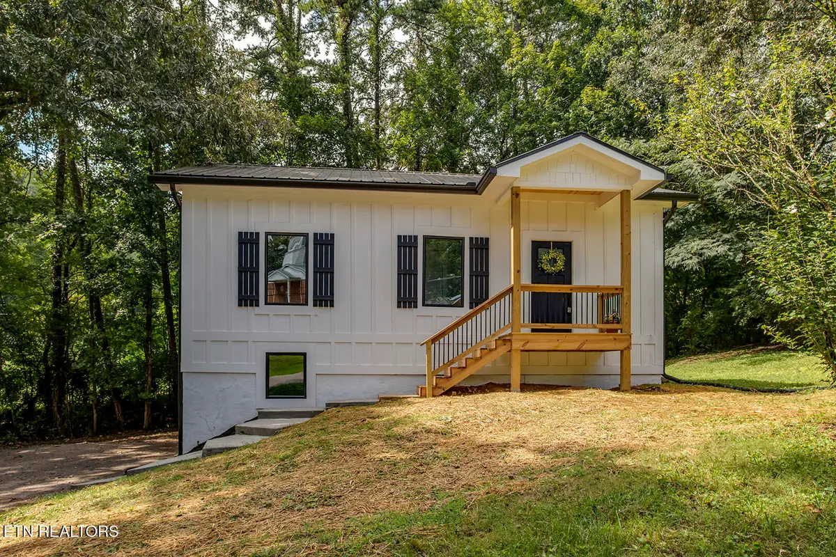 329 Old Emory Rd, Clinton, TN 37716 - #1