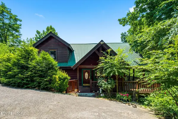 2606 Tree Tops Way, Pigeon Forge, TN 37863