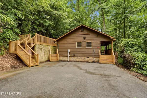 3770 Ravens Den Way, Pigeon Forge, TN 37862