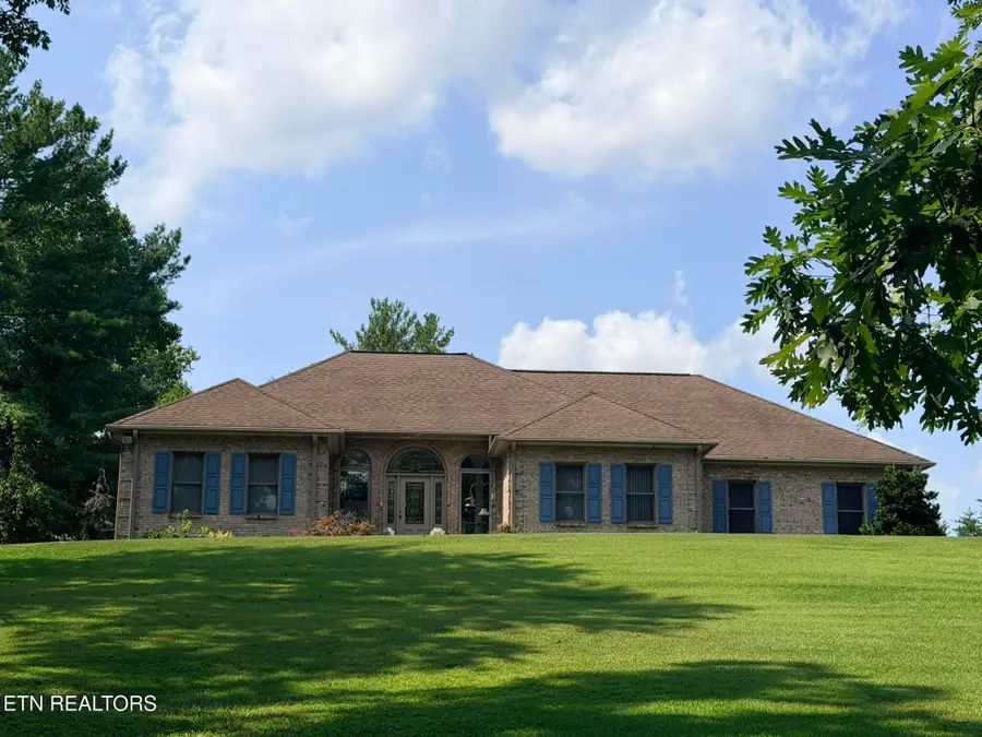 201 N Baker St, Oneida, TN 37841 - #2