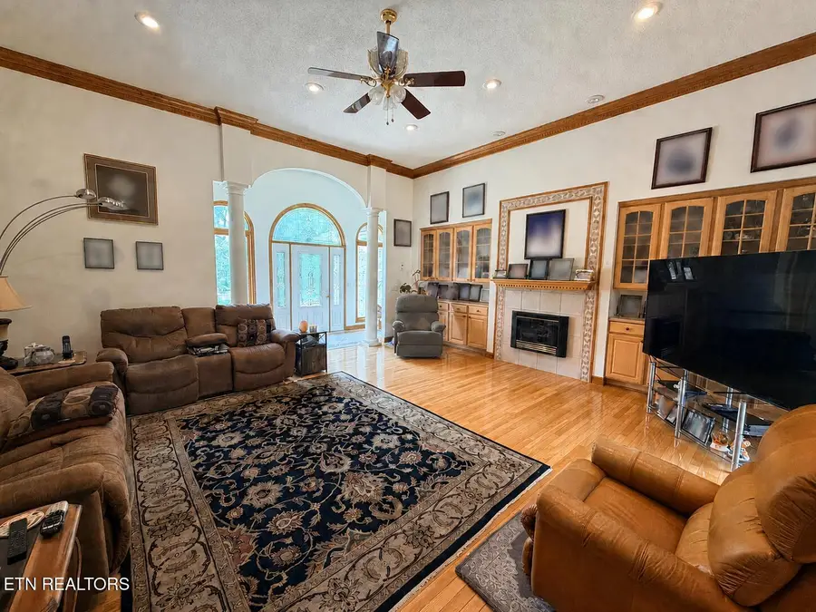 201 N Baker St, Oneida, TN 37841 - #3