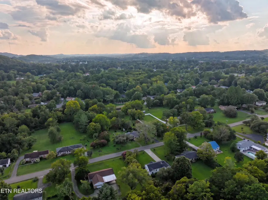 4926 Beverly Rd, Knoxville, TN 37918 - #2