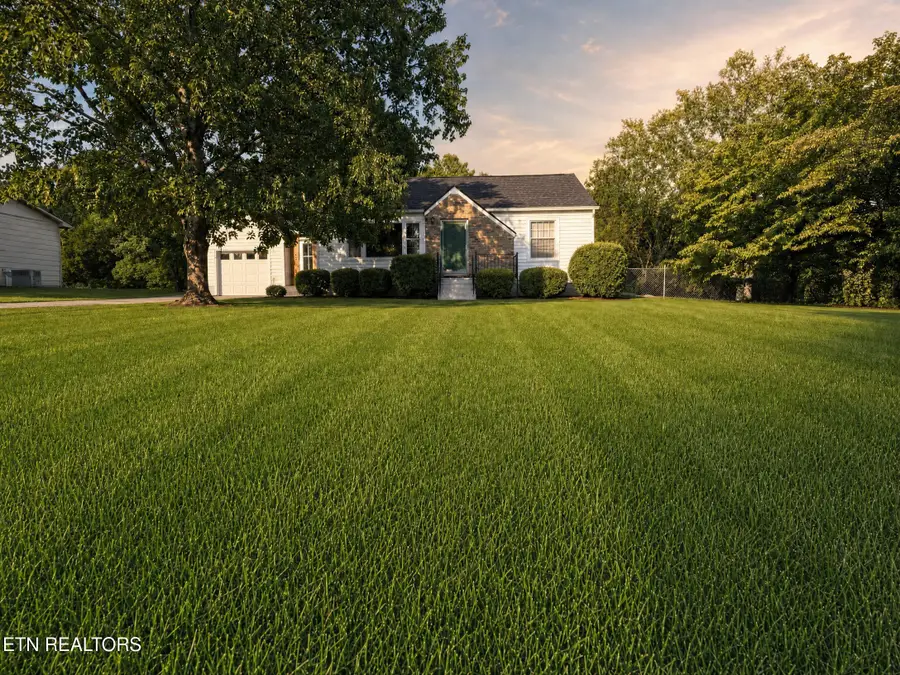 4926 Beverly Rd, Knoxville, TN 37918 - #3