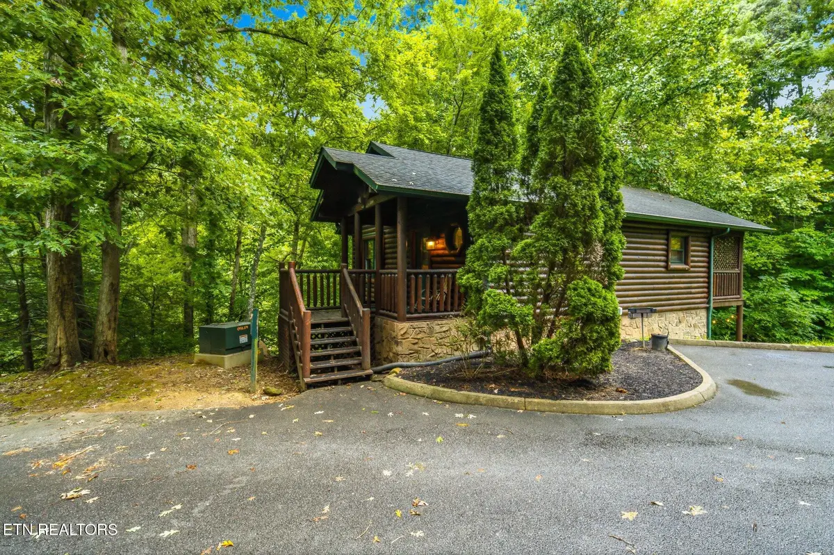 625 Gatlinburg Falls Way, Gatlinburg, TN 37738 - #1