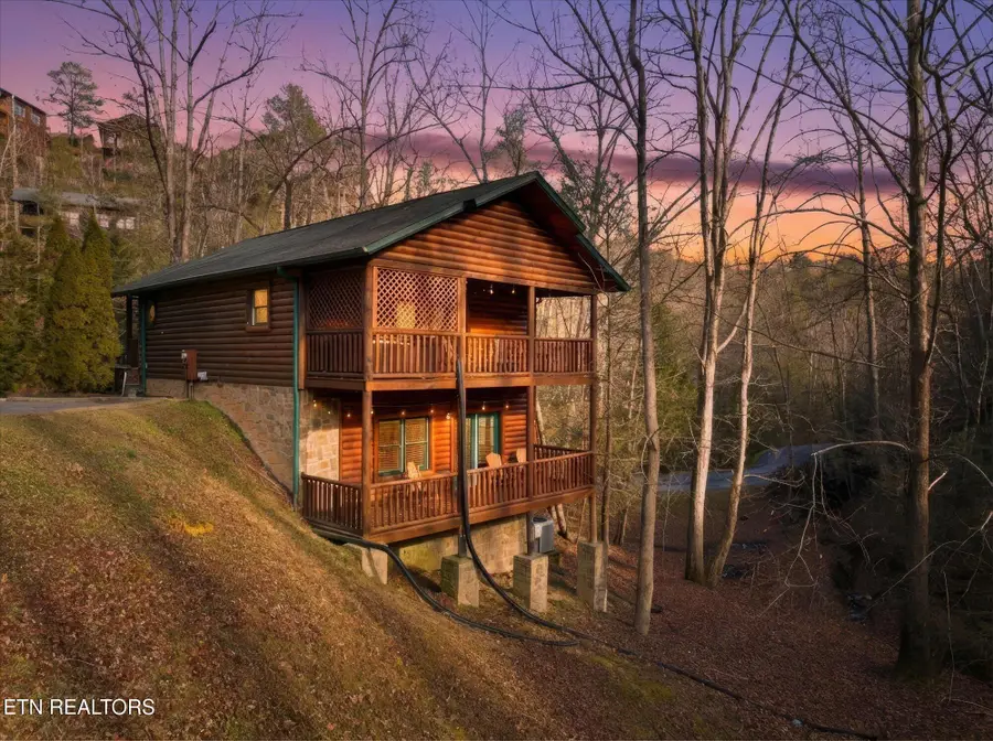 625 Gatlinburg Falls Way, Gatlinburg, TN 37738 - #2