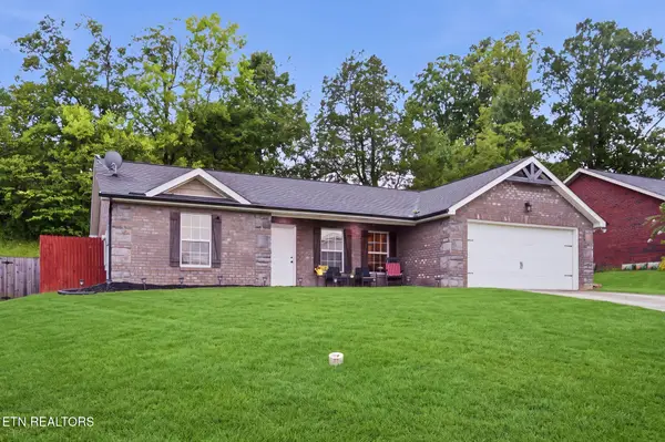 7676 Applecross Rd, Corryton, TN 37721