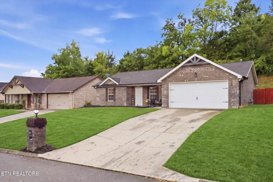 7676 Applecross Rd, Corryton, TN 37721 - #2