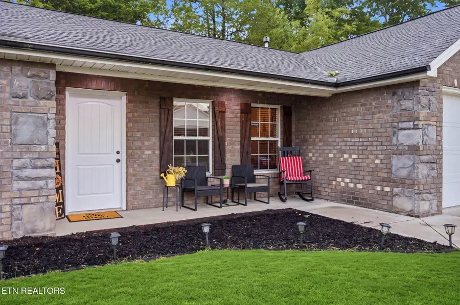 7676 Applecross Rd, Corryton, TN 37721 - #3