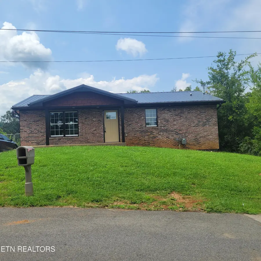 709 8th St, Newport, TN 37821 - #2