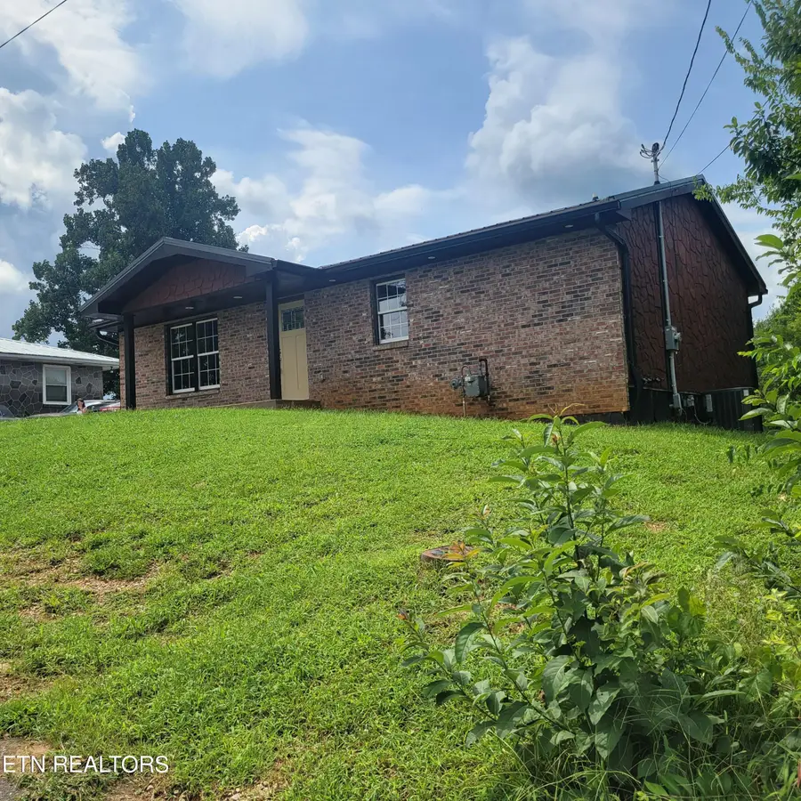709 8th St, Newport, TN 37821 - #3
