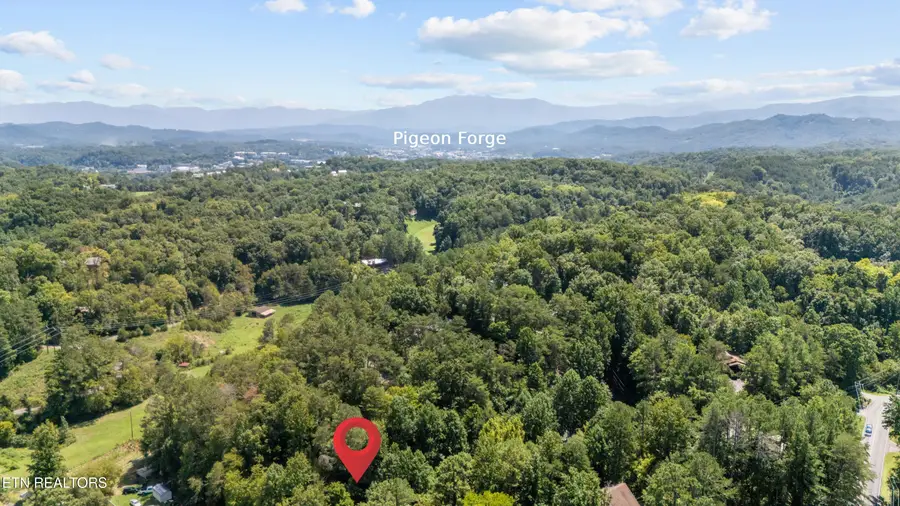 1060 Sunrise Blvd, Sevierville, TN 37862 - #2