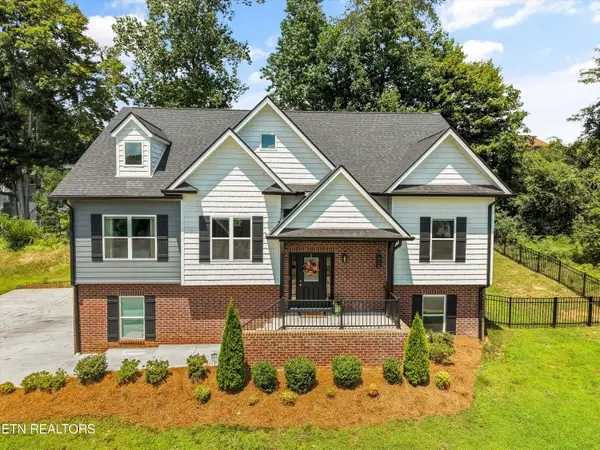 117 Crossroads Blvd, Oak Ridge, TN 37830