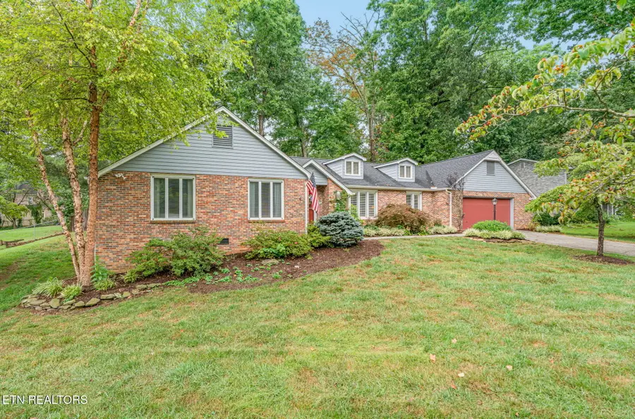 7921 Castlecomb Rd, Powell, TN 37849 - #2
