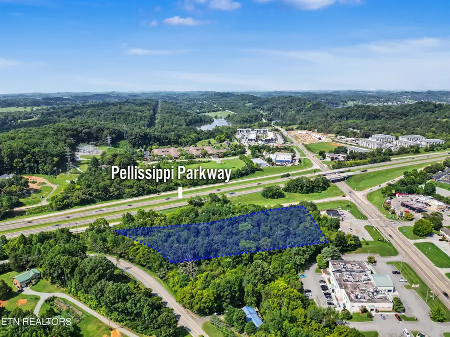 3521 Wrights Ferry Rd, Louisville, TN 37777 - #2