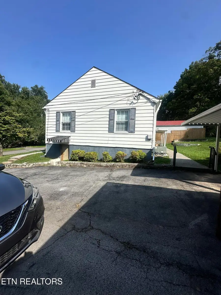 5406 Greencrest Rd, Knoxville, TN 37918 - #2