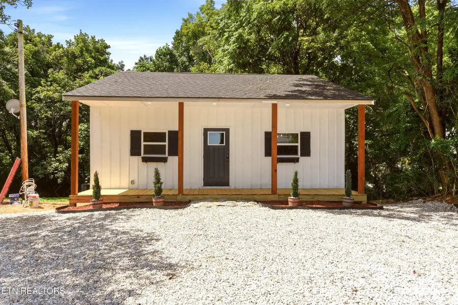 141 N Nevada Ave, Lafollette, TN 37766 - #2