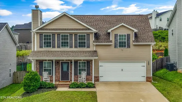 8319 Day Valley Rd, Powell, TN 37849