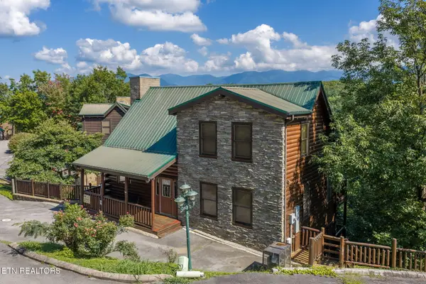 2053 Settlers Ridge Way, Gatlinburg, TN 37738