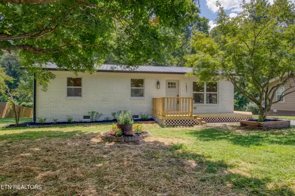 1831 Outer Drive, Lenoir City, TN 37771