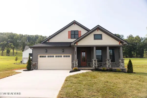 894 Black Bear Circle, Loudon, TN 37774