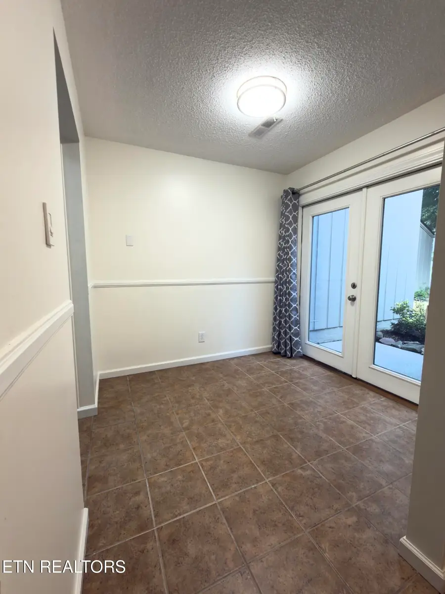8705 Olde Colony Tr, Knoxville, TN 37923 - #3