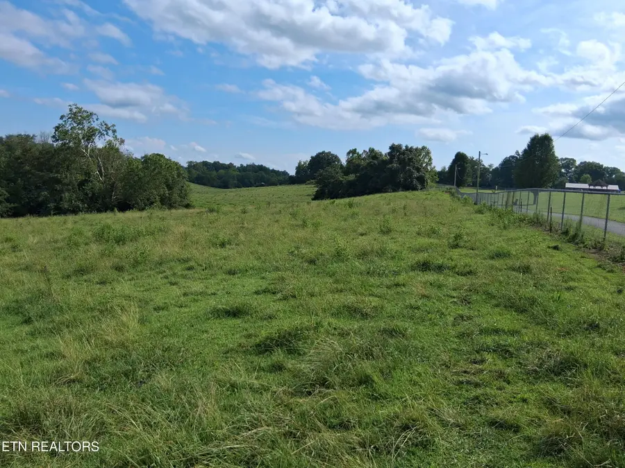 1820 Old Knoxville Rd, Tazewell, TN 37879 - #2