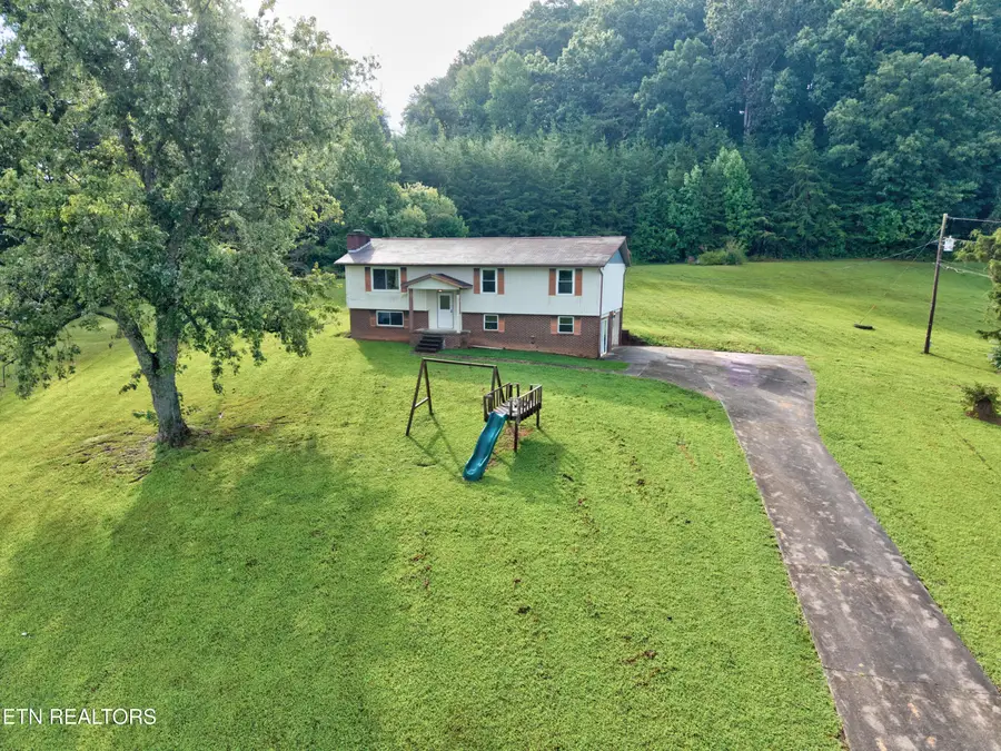 572 S Union Grove Rd, Friendsville, TN 37737 - #2