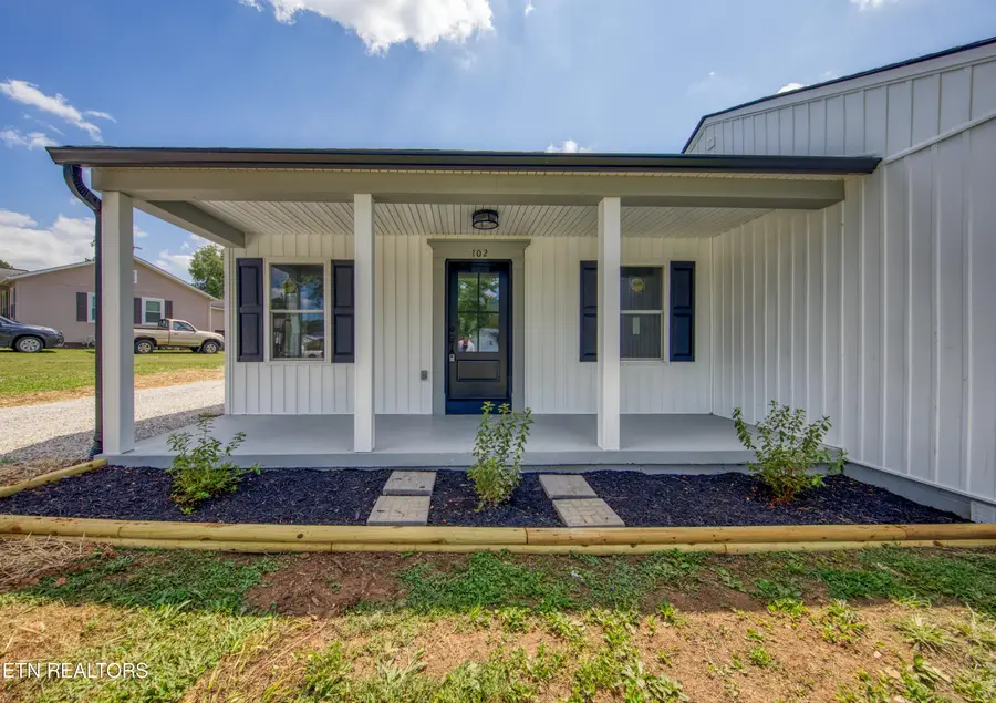 102 Love Drive, Harriman, TN 37748 - #2