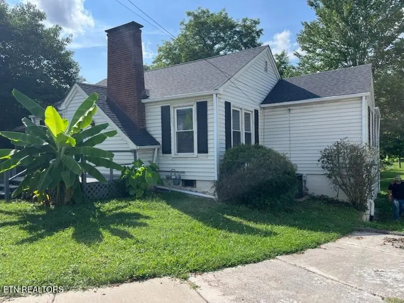 517 E Central Ave, Lafollette, TN 37766 - #1