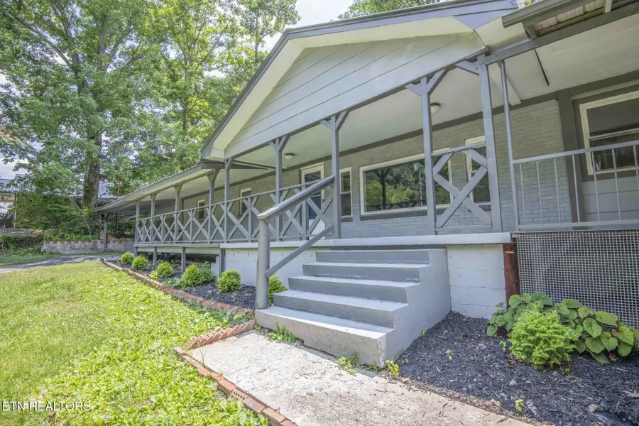 1037 Foust Carney Rd, Powell, TN 37849 - #2