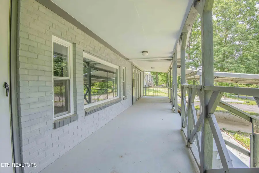 1037 Foust Carney Rd, Powell, TN 37849 - #3
