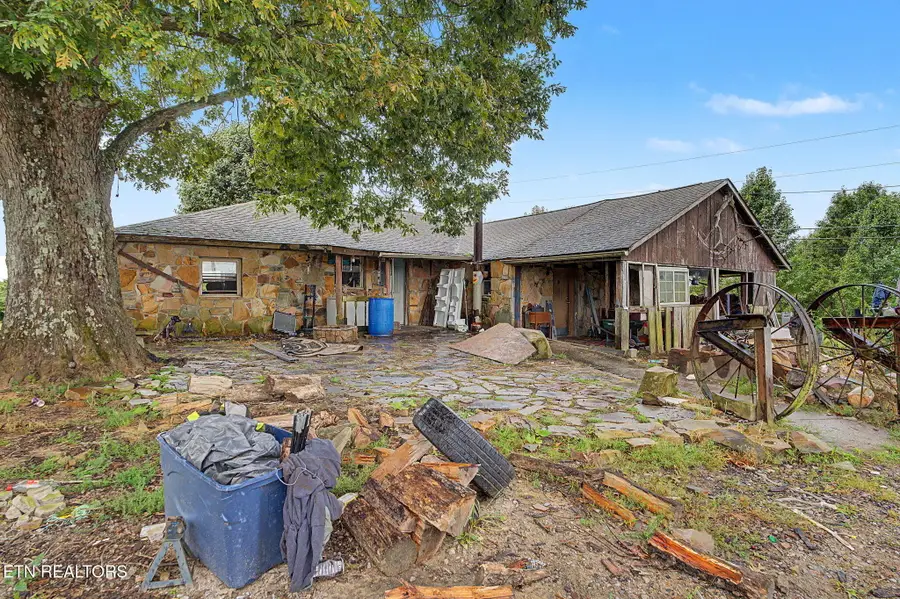 1368 Taylors Chapel Rd, Crossville, TN 38572 - #3