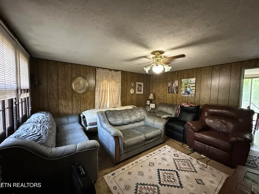 160 Ivy Ave, Crossville, TN 38555 - #3