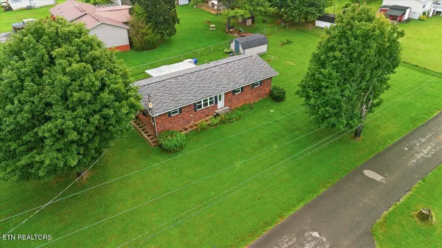 3334 Oak Ave, Strawberry Plains, TN 37871 - #2