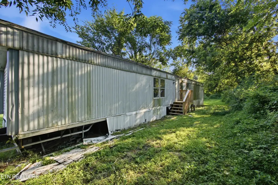 607 W Wheeler St, Rockwood, TN 37854 - #2