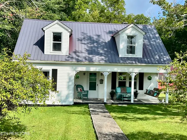 1222 Deer Lodge Hwy, Sunbright, TN 37872