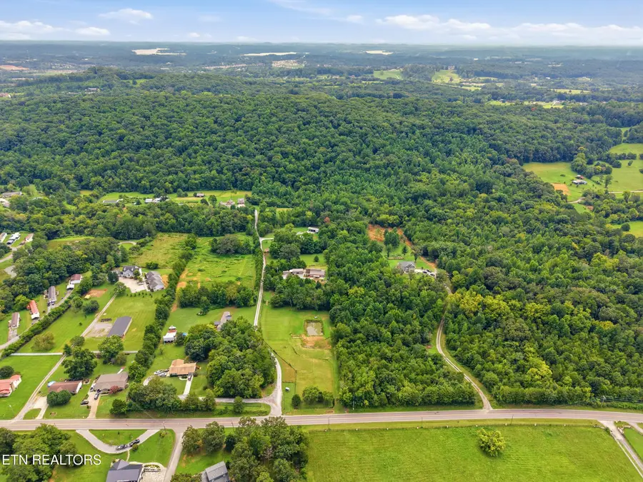 5157 Hines Valley Rd, Lenoir City, TN 37771 - #3