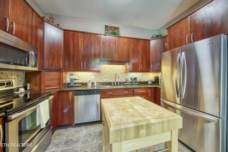 3433 Laurel View Rd, Knoxville, TN 37917 - #3