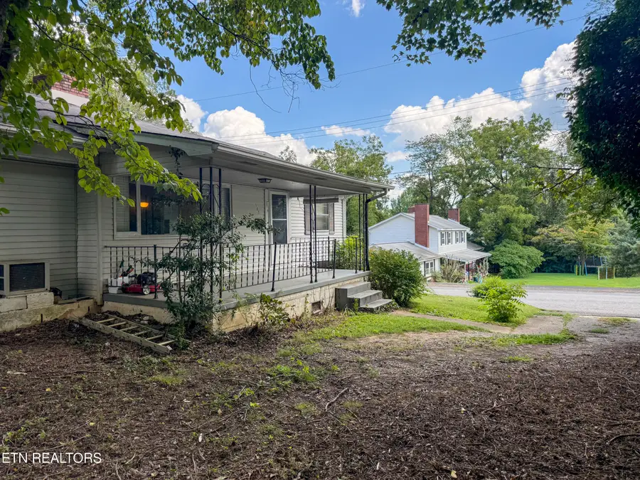102 W Farragut Rd, Oak Ridge, TN 37830 - #3