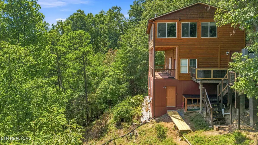 3307 Chinquapin Drive, Sevierville, TN 37876 - #3