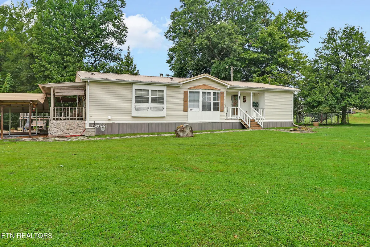 592 Heidel Rd, Wartburg, TN 37887 - #1