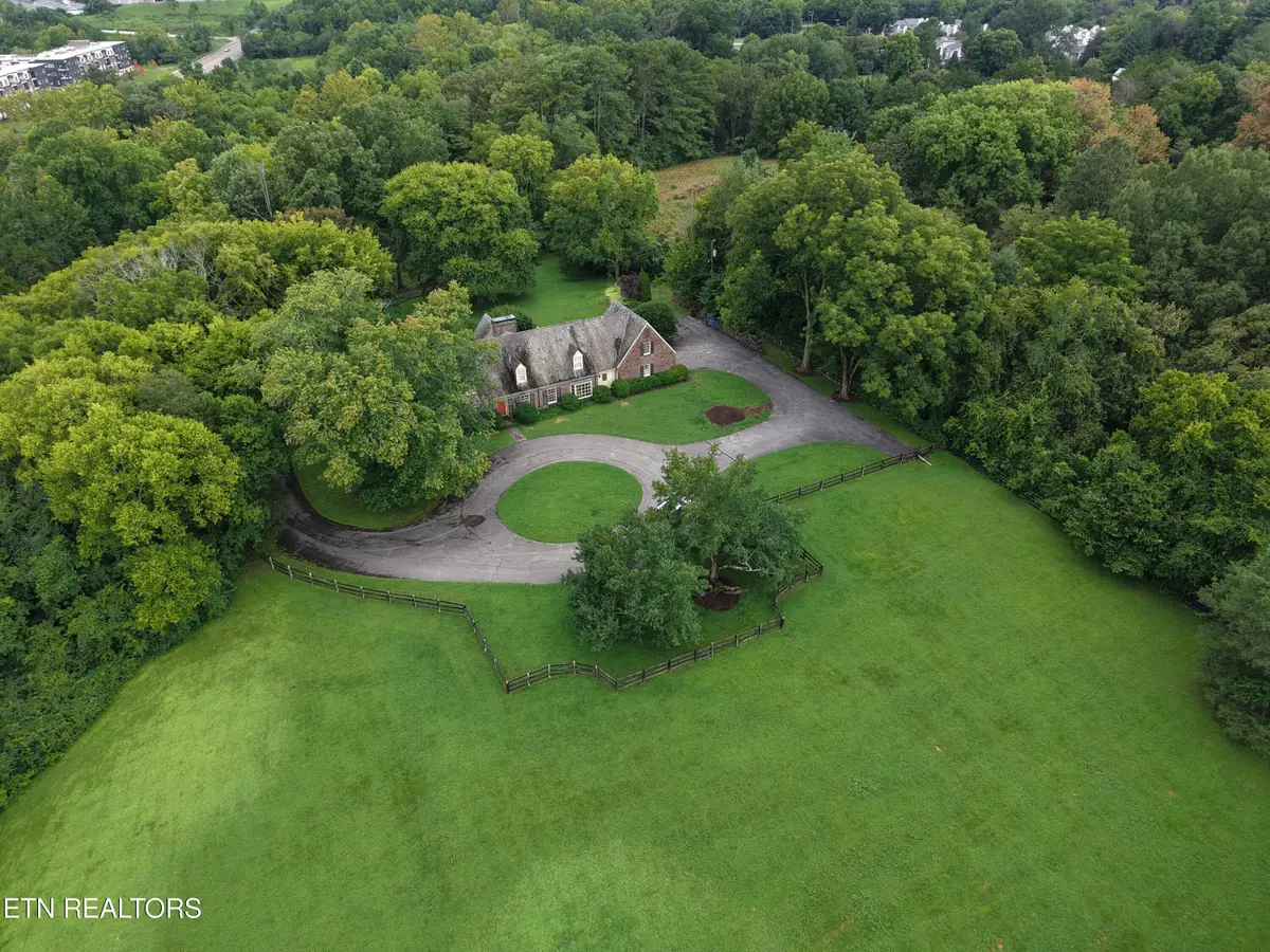 620 Walker Springs Rd, Knoxville, TN 37923 - #1