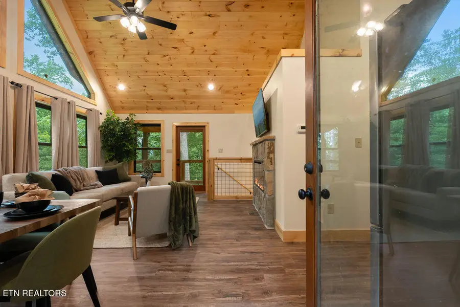 1123 Raintree Rd, Gatlinburg, TN 37738 - #2