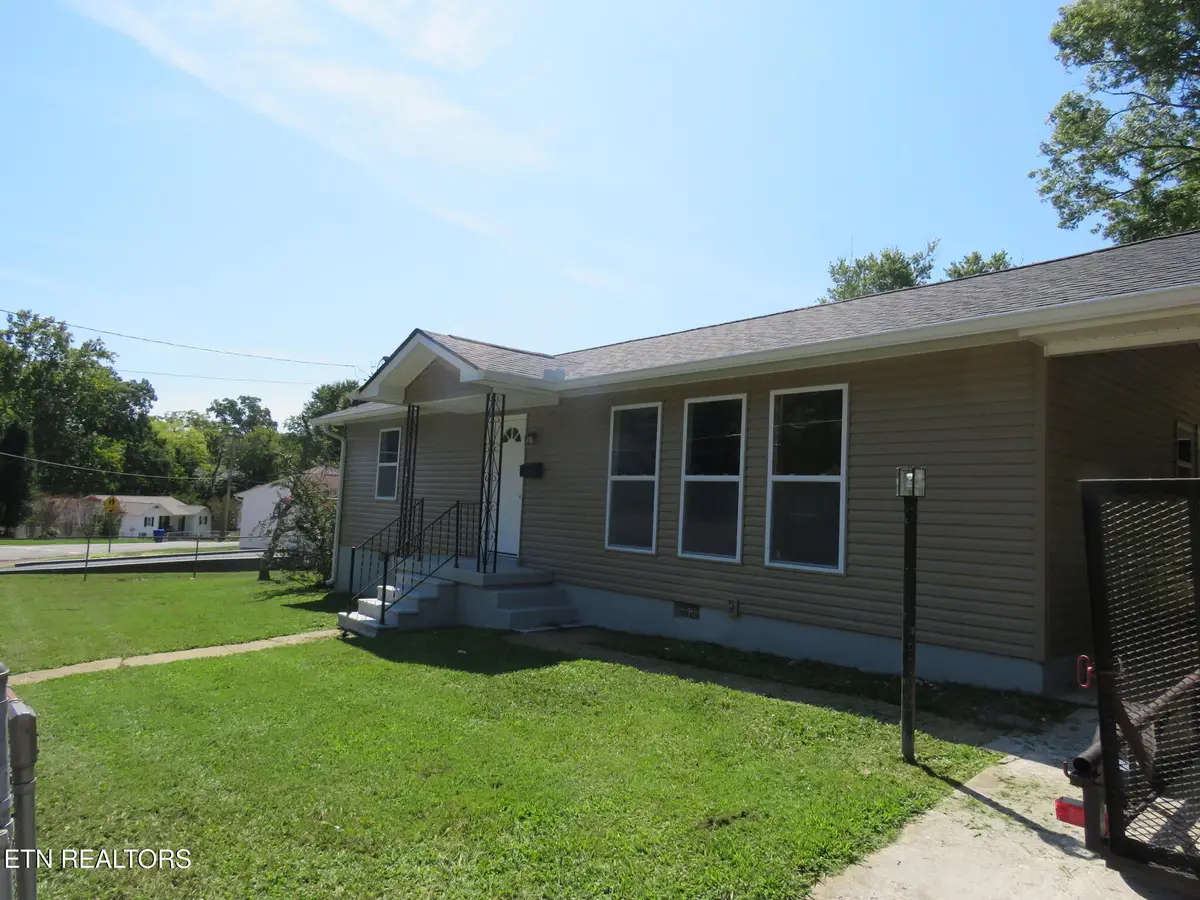 147 Athens Rd, Oak Ridge, TN 37830 - #1