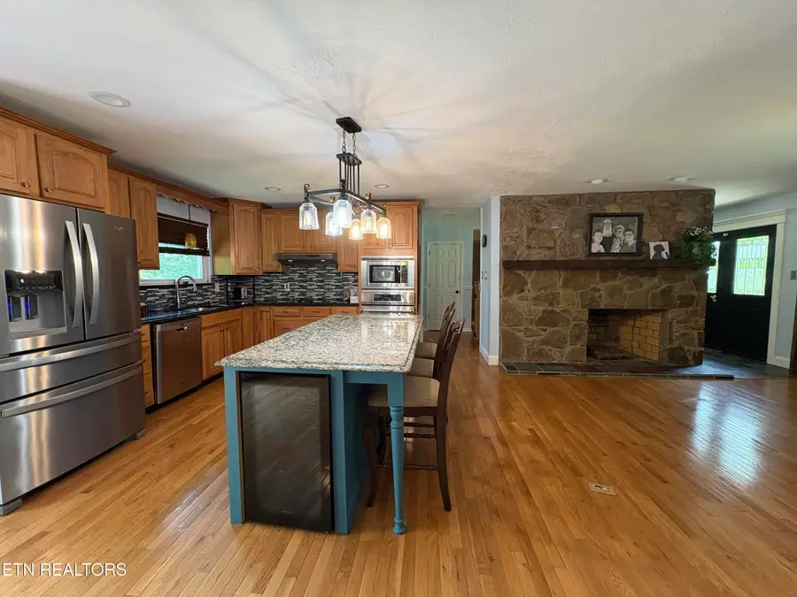 102 E Morningside Drive, Oak Ridge, TN 37830 - #3