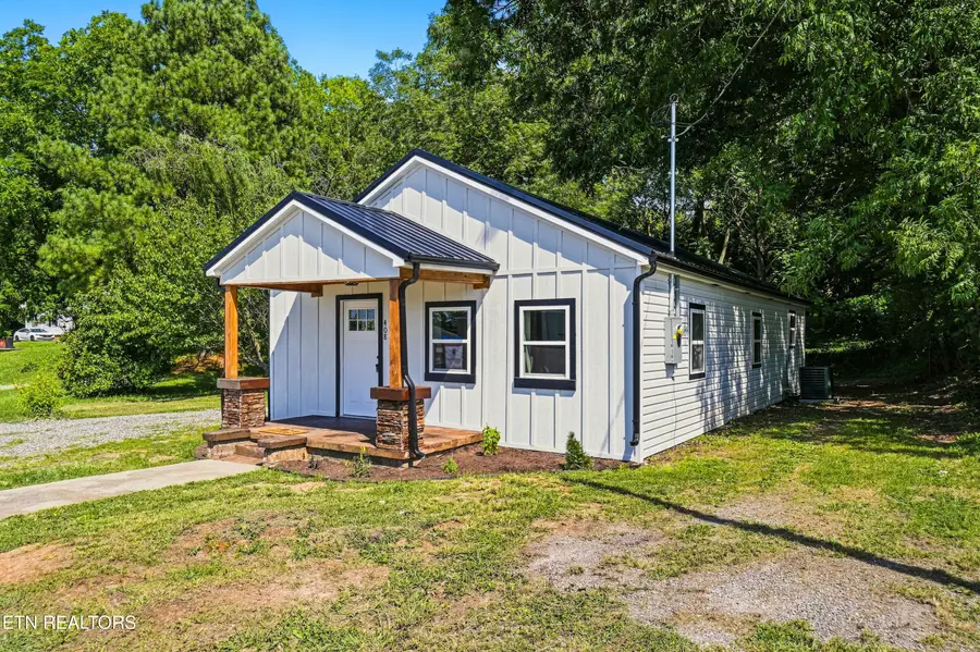408 Prospect Ave, Newport, TN 37821 - #3