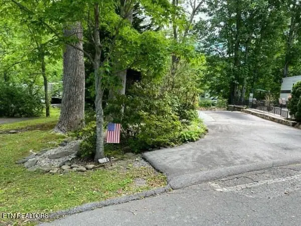 4224 E Parkway Pkwy #273, Gatlinburg, TN 37738