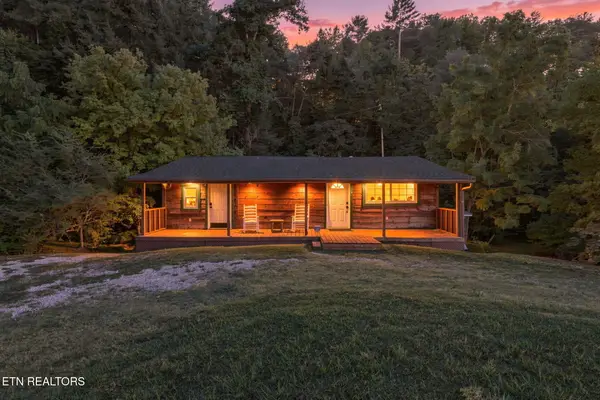 446 Lovers Lane, Townsend, TN 37882