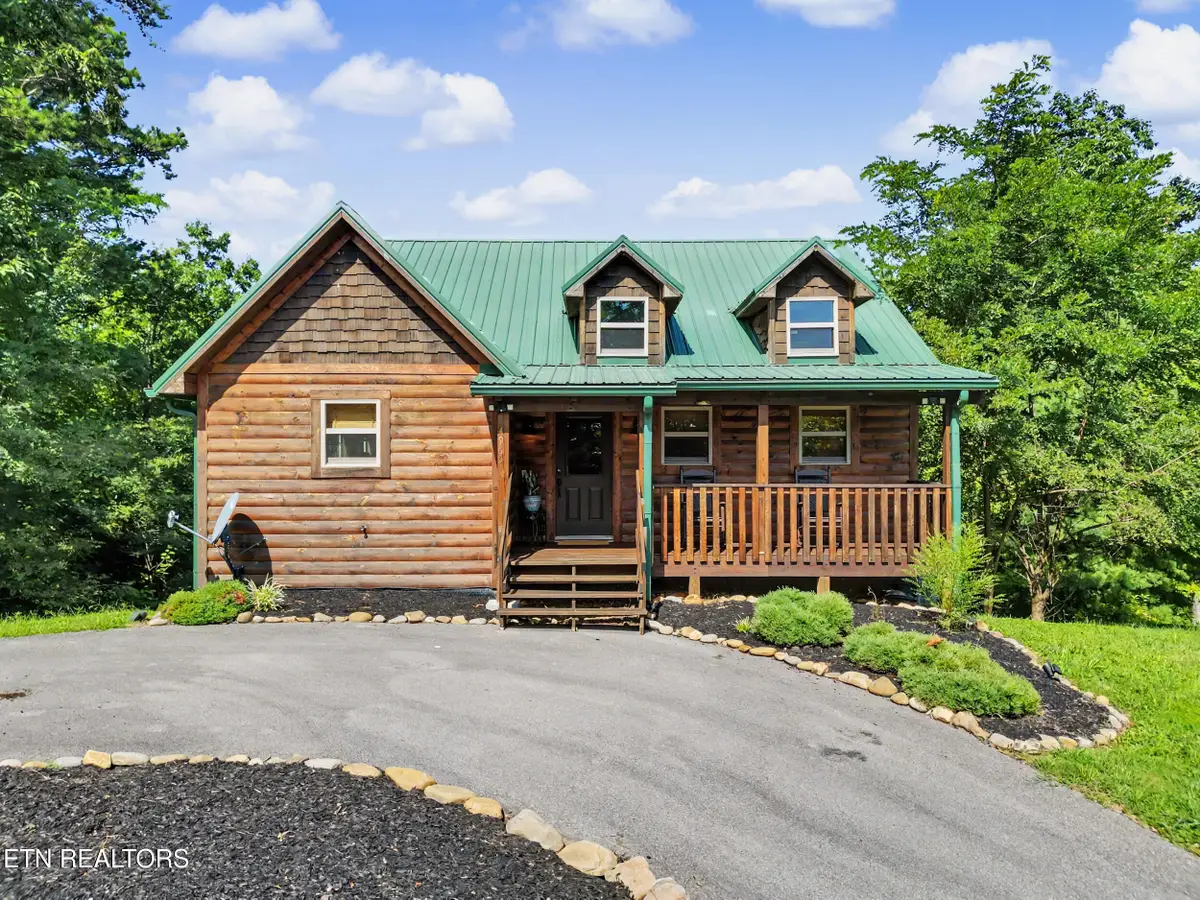 4965 Long Rifle Rd, Walland, TN 37886 - #1