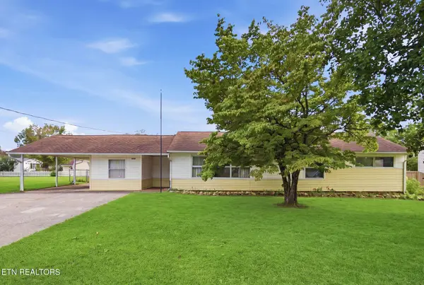 4308 NW Roaming Rd, Knoxville, TN 37912